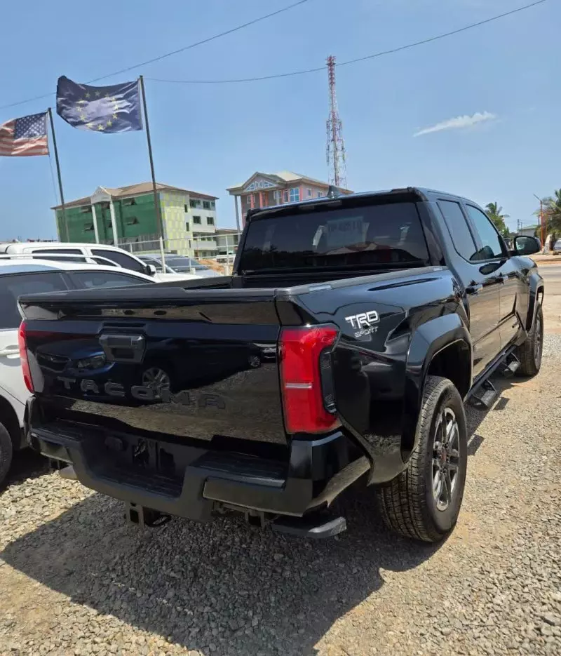 Toyota Tacoma   - 2025