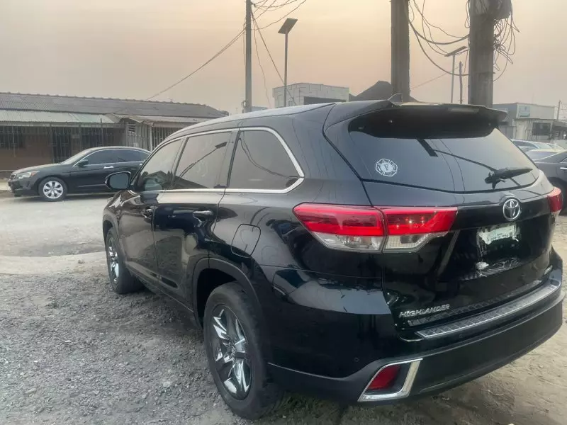 Toyota Highlander   - 2019
