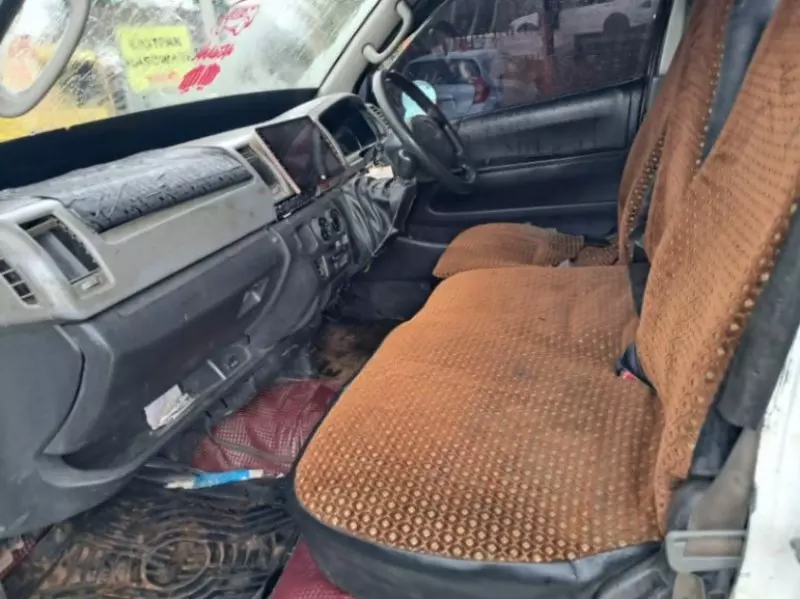 Toyota Hiace   - 2013
