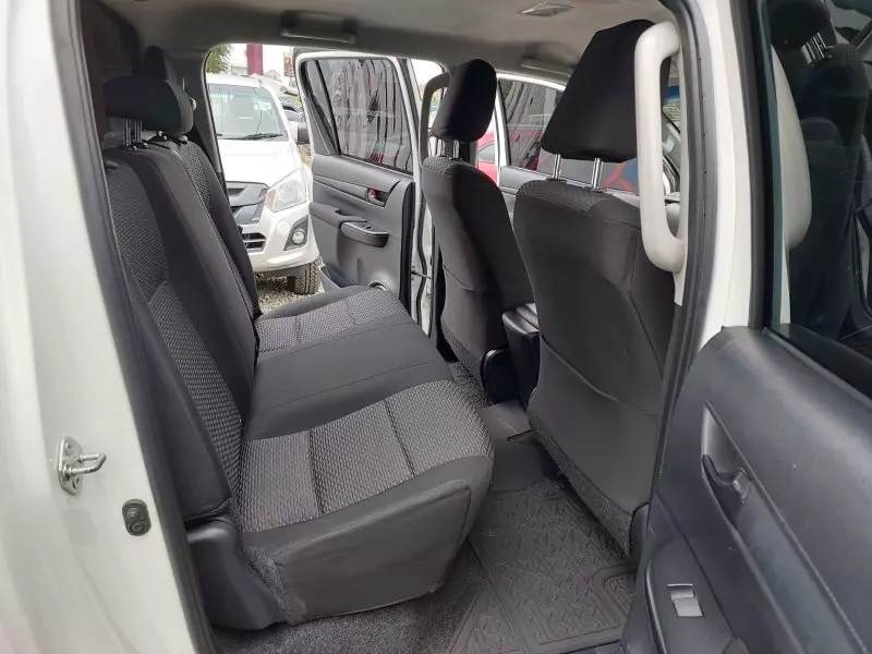 Toyota Hilux   - 2022