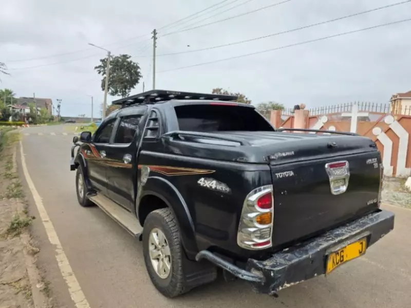 Toyota Hilux   - 2008