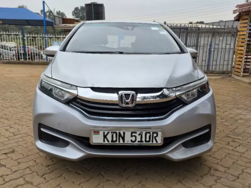 Honda Fit shuttle    - 2016