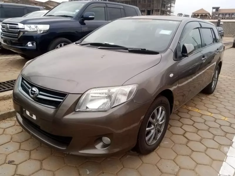 Toyota Fielder    - 2012