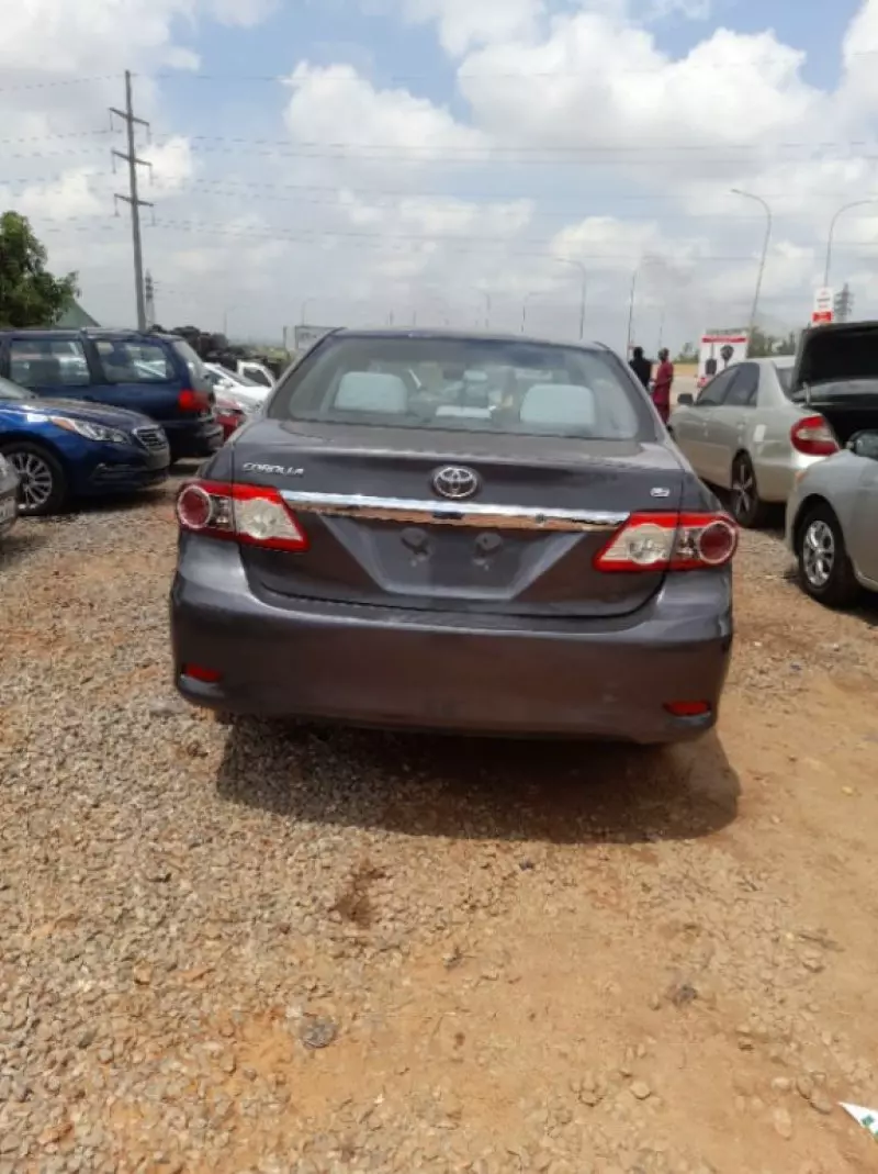 Toyota Corolla   - 2012