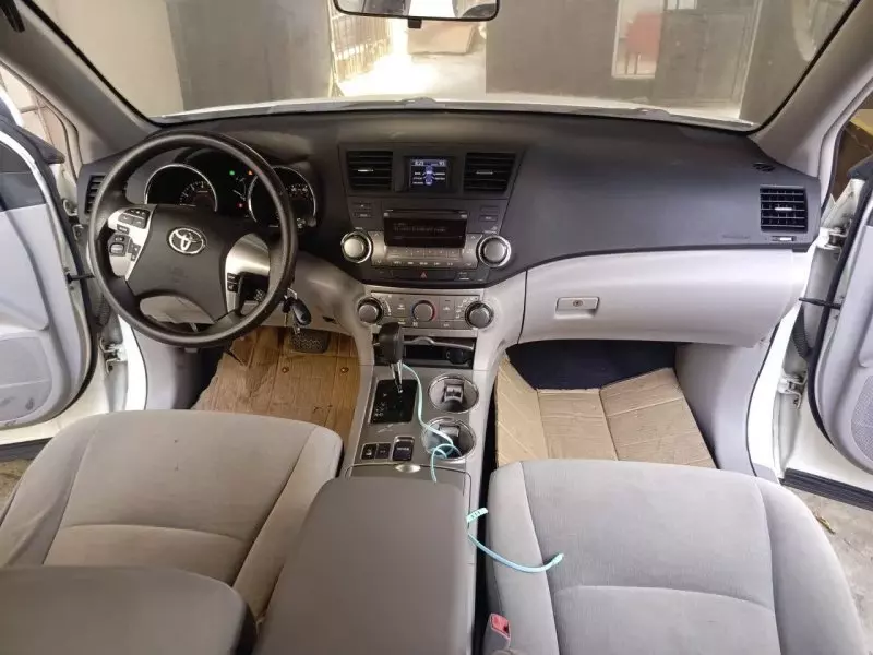 Toyota Highlander   - 2011