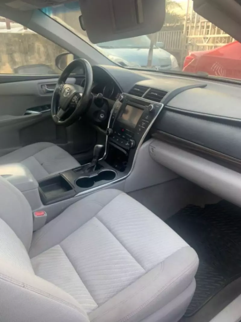 Toyota Camry   - 2016