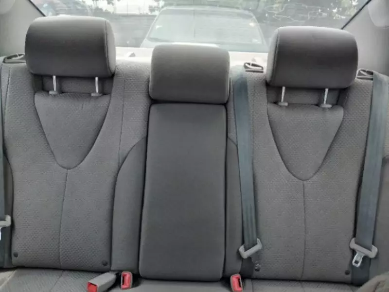 Toyota Camry   - 2010
