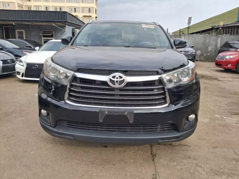 Toyota Highlander   - 2016