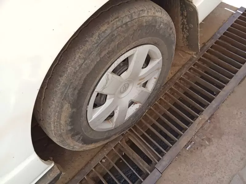 Toyota Hiace   - 2013