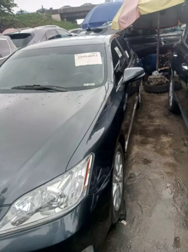 Lexus ES 350   - 2011