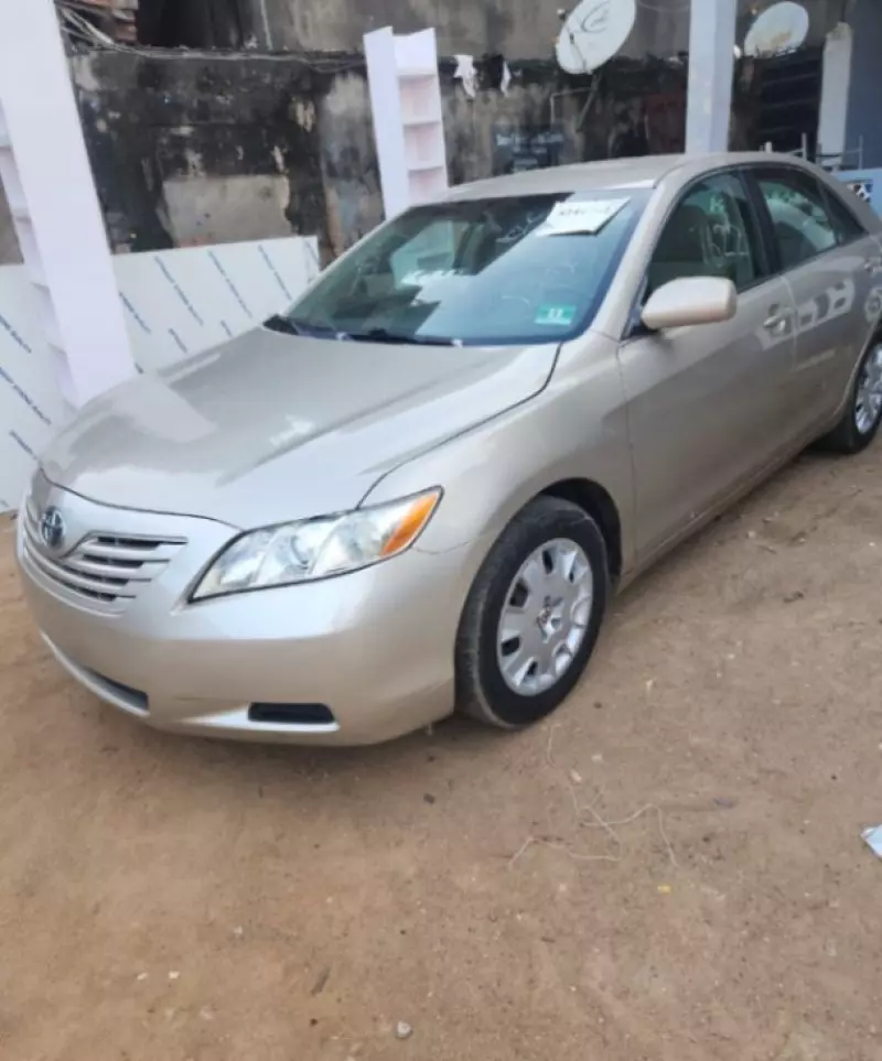 Toyota Camry   -