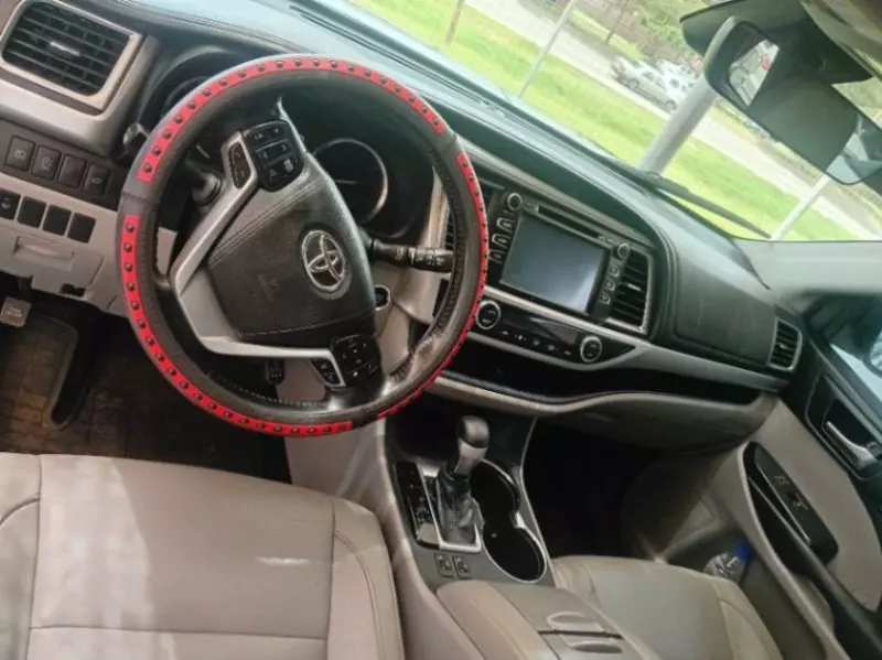 Toyota Highlander   - 2017