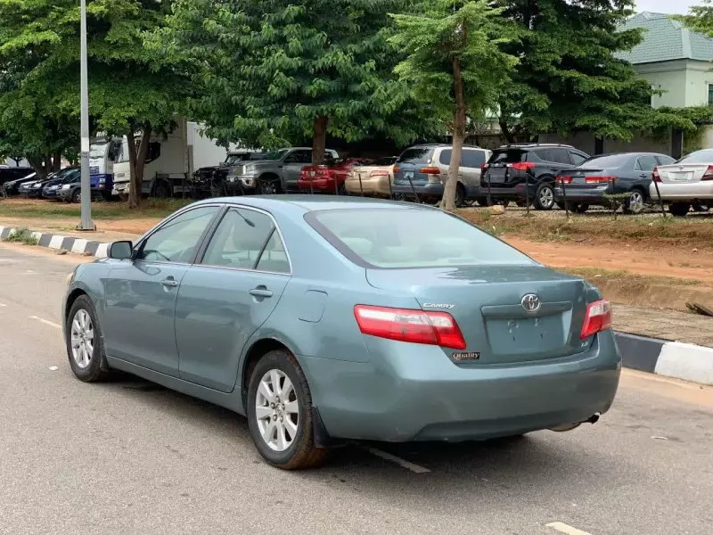Toyota Camry   - 2008