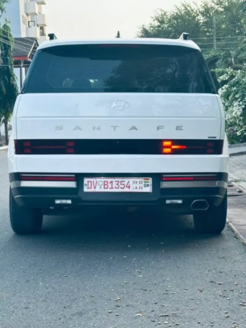 Hyundai Santa Fe   - 2024