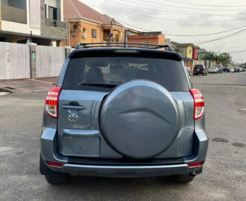 Toyota RAV4   - 2012