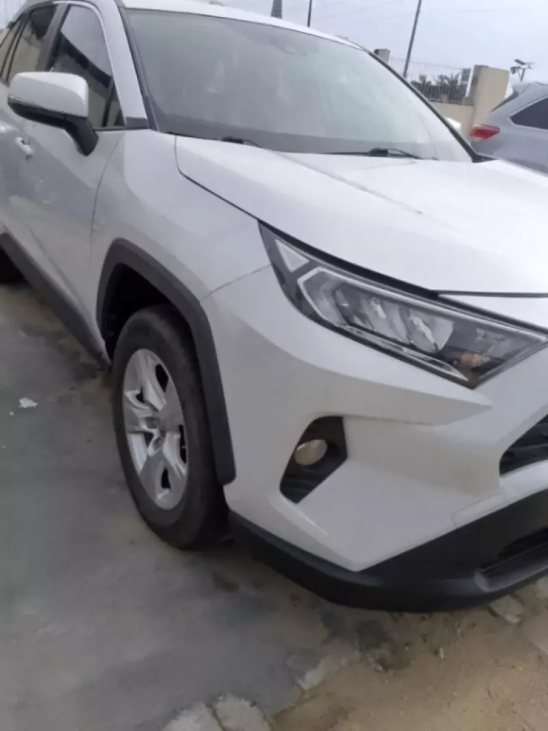 Toyota RAV 4   - 2021