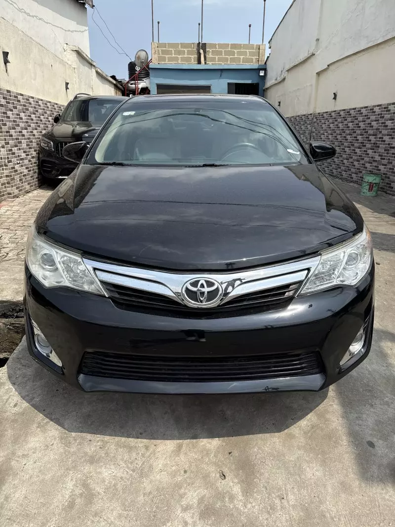 Toyota Camry   - 2012