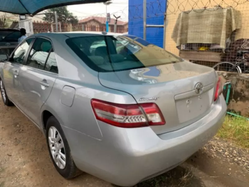Toyota Camry   - 2010