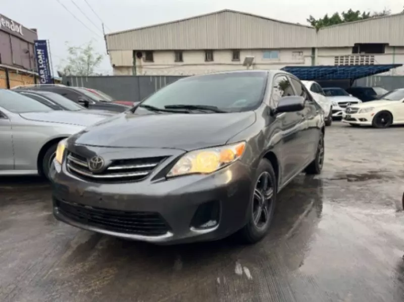 Toyota Corolla   - 2012