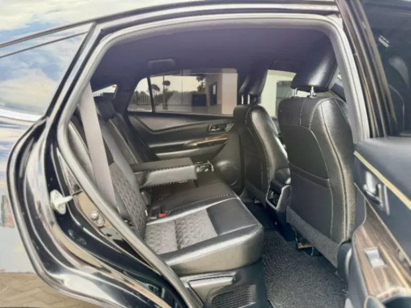 Toyota Harrier   - 2015