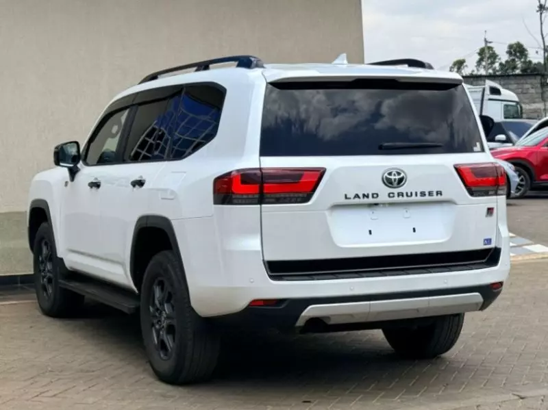 Toyota LAND CRUISER 300 LC300   - 2021