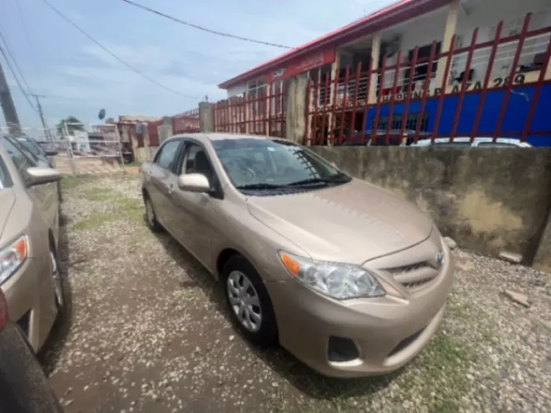 Toyota corolla   - 2011