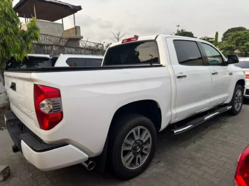 Toyota Tundra   - 2020