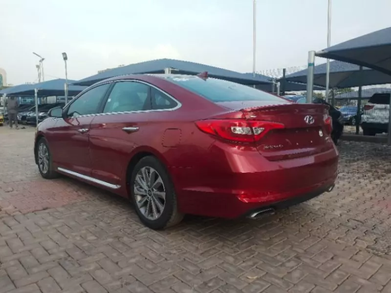 Hyundai Sonata   - 2016