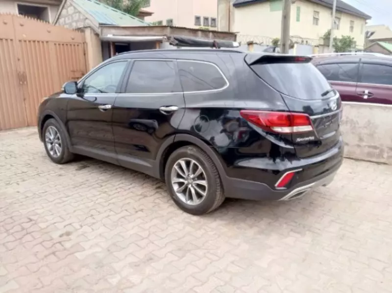 Hyundai Santa Fe   - 2018