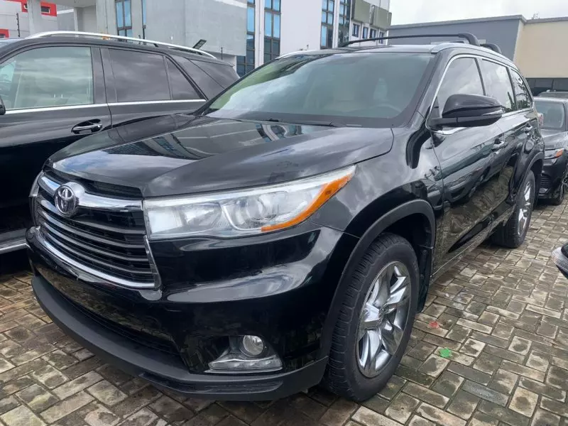 Toyota Highlander   - 2015
