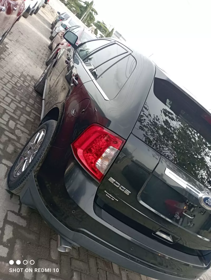 Ford Edge   - 2011