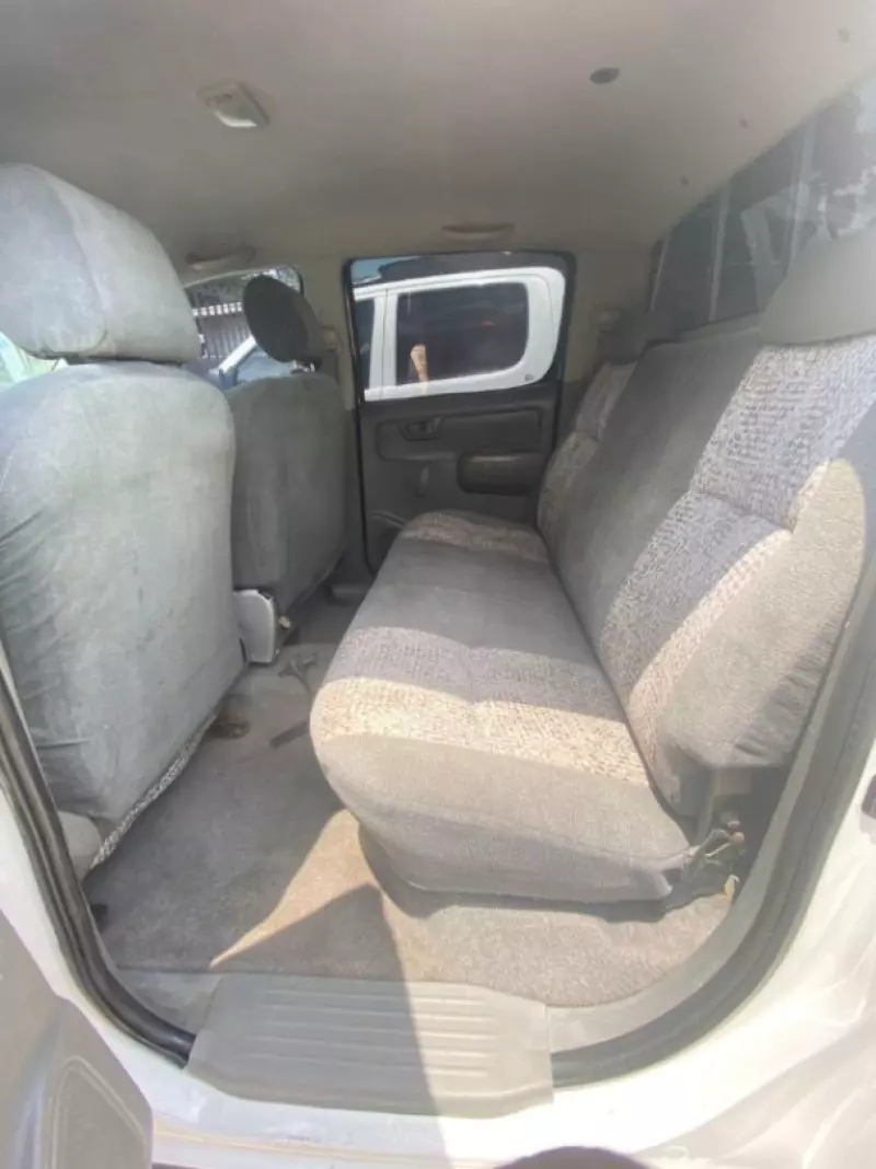 Toyota Hilux   - 2010