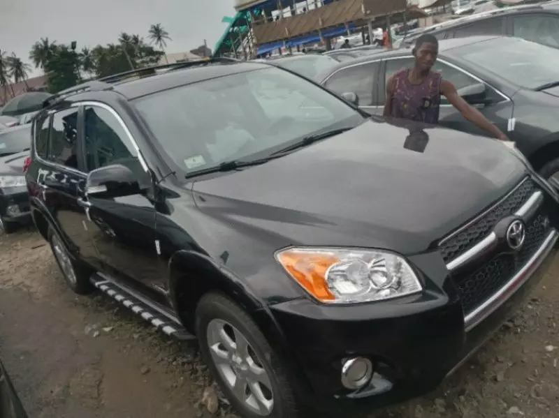 Toyota Rav4   - 2010