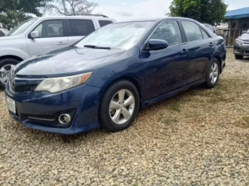 Toyota Camry   - 2012