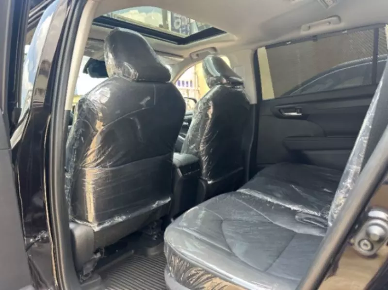 Toyota Highlander   - 2020