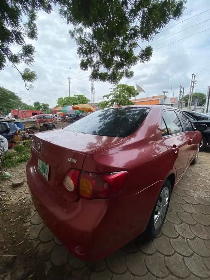 Toyota Corolla   - 2009
