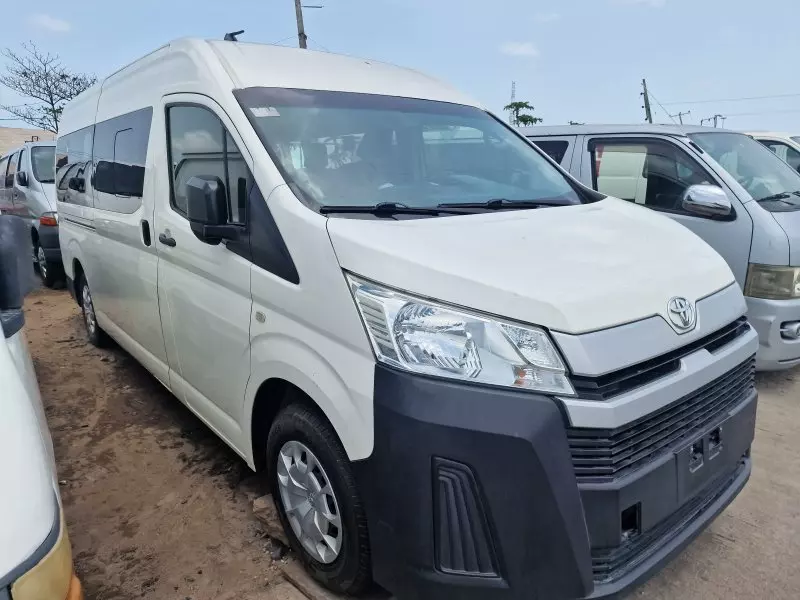 Toyota Hiace   - 2019