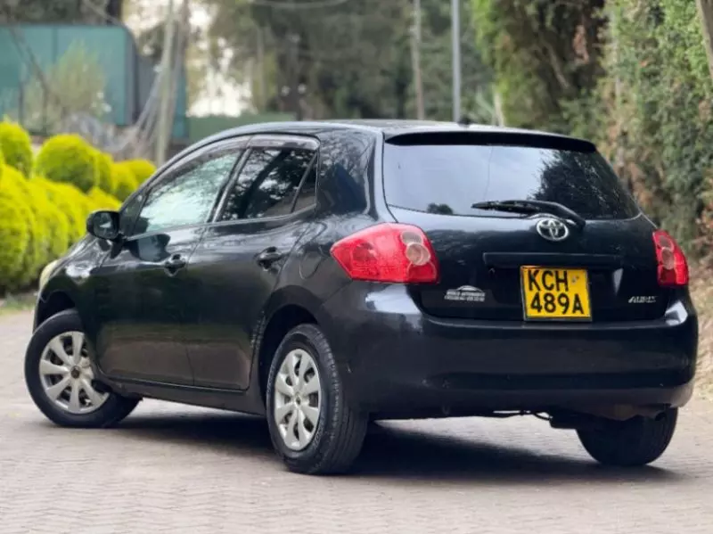 Toyota Auris   - 2010