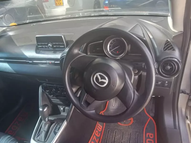 Mazda Demio    - 2015