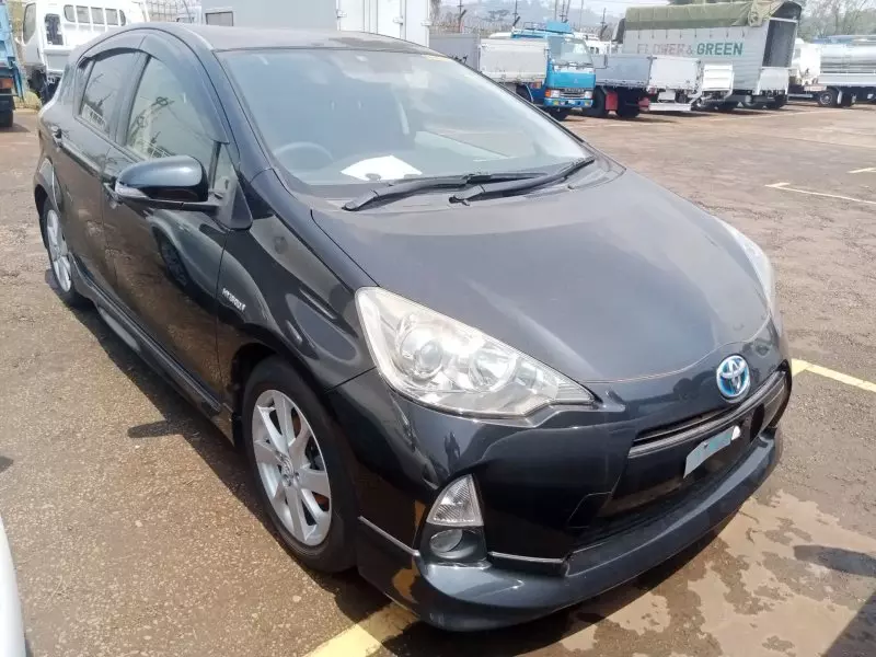 Toyota Aqua Hybrid   - 2012