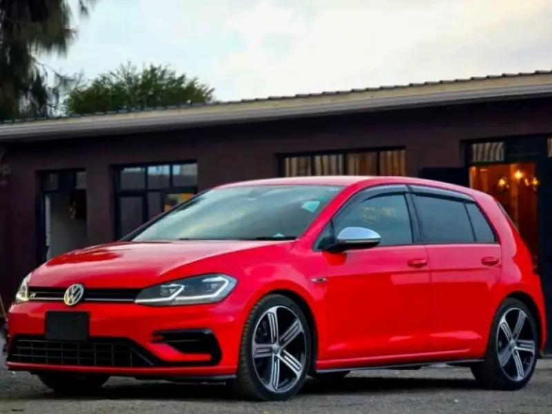 Volkswagen Golf   - 2018