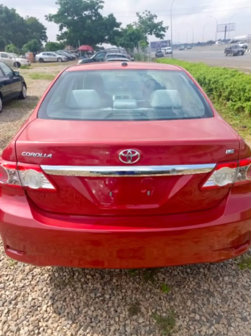 Toyota Corolla   - 2012