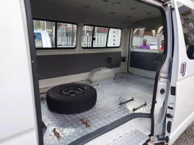 Toyota Hiace   - 2010