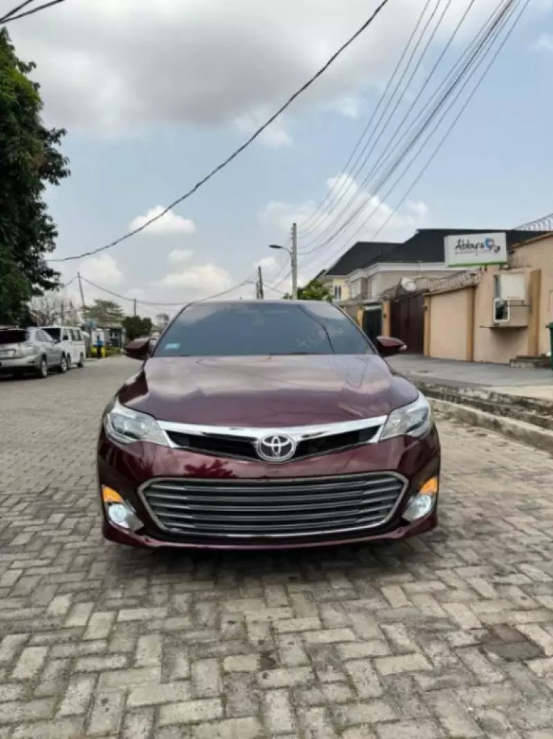 Toyota Avalon - 2015