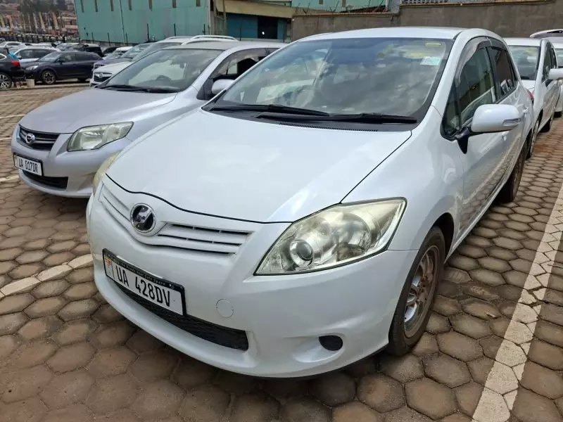 Toyota Auris   - 2012