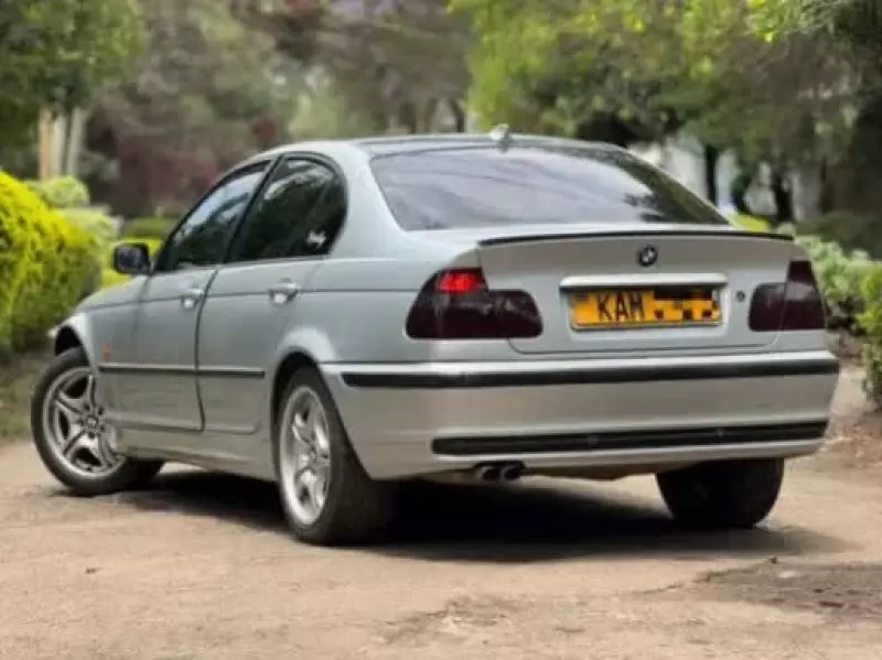 BMW 320i