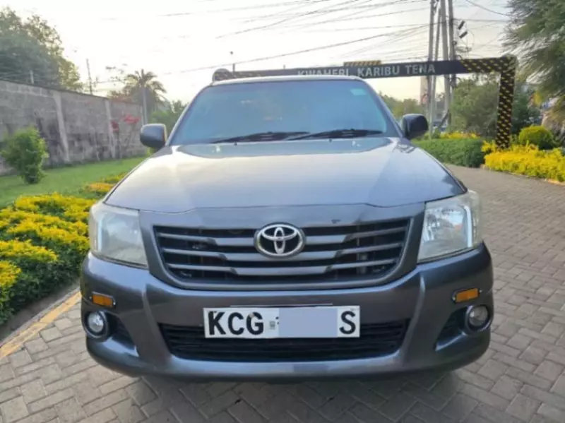 Toyota Hilux - 2015