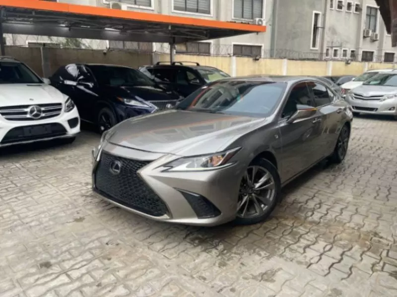 Lexus ES 350   - 2019