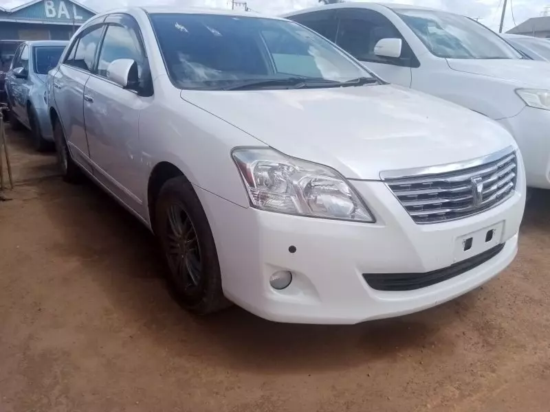 Toyota Premio    - 2010