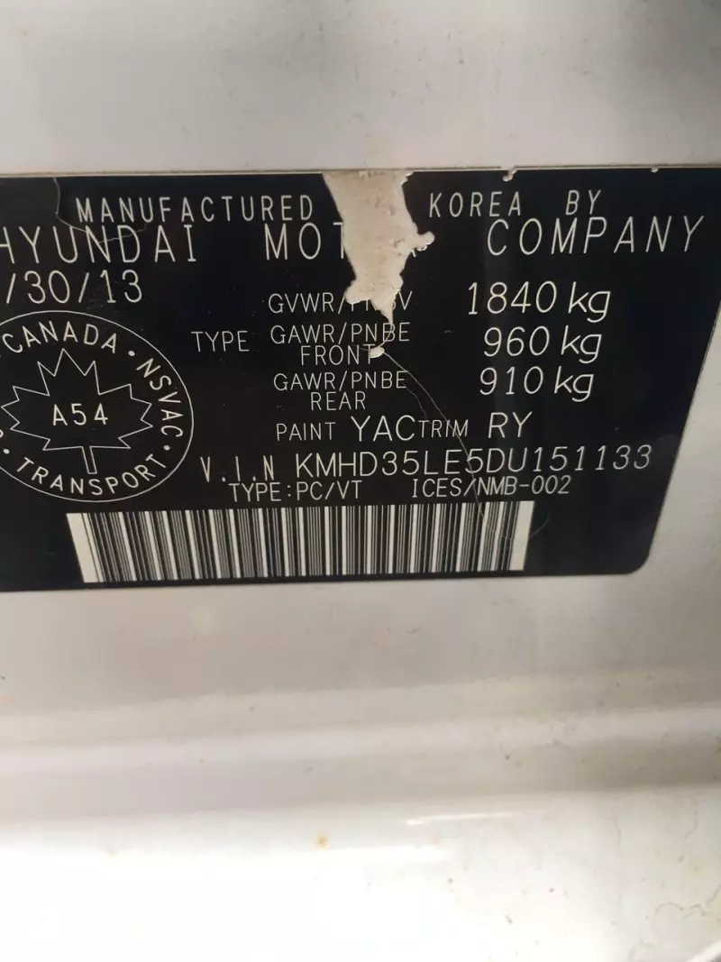 Hyundai Elantra   - 2013